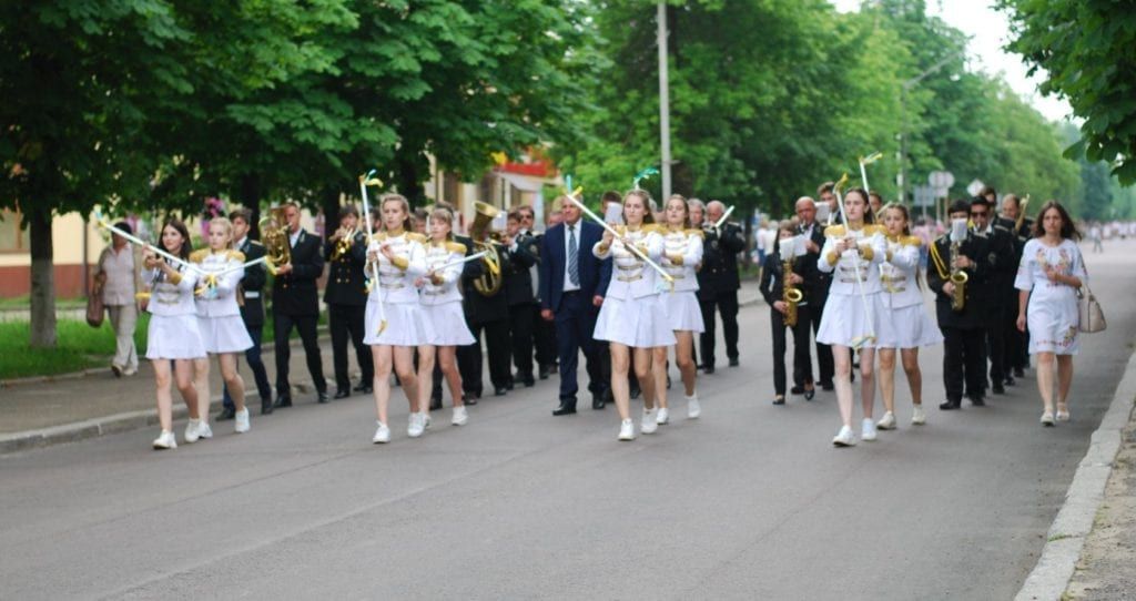 Долина гостинно вітає!