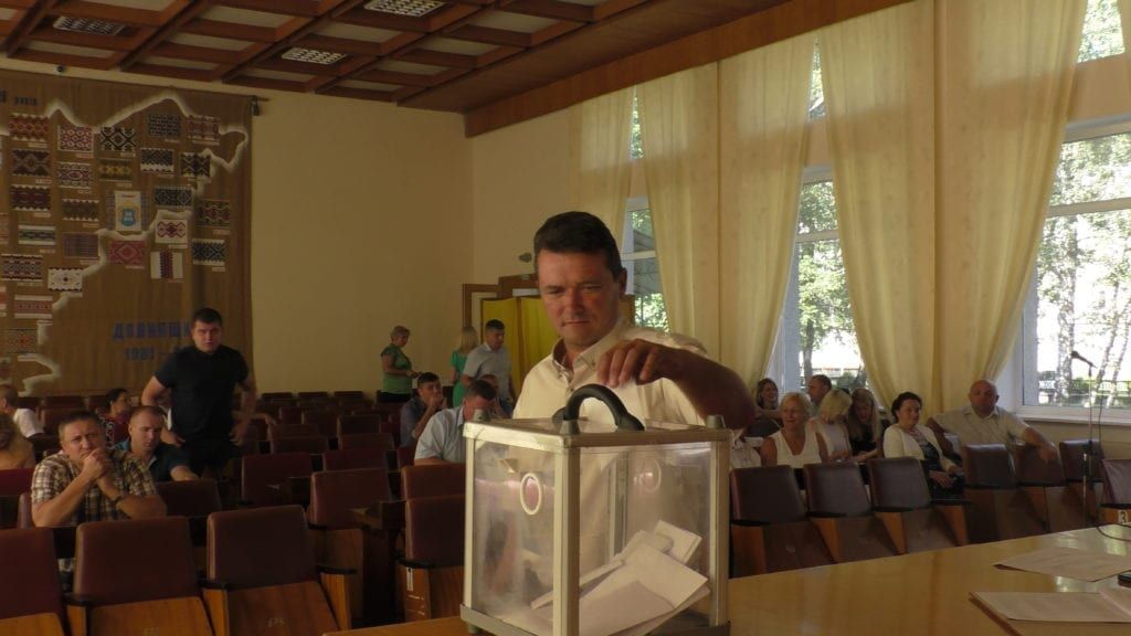 Депутати голосують за кандидатури претендентів на відзнаки