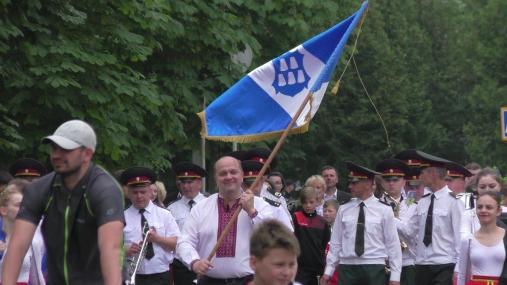 Очільник Володимир Гаразд - з прапором міста