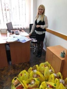 Відділом соціальної політики міської ради спільно з підприємцями міста підготовлено та передано 40 продуктових наборів