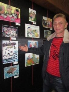 Карикатурист Віктор Богданов демонструє свої роботи