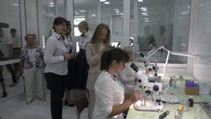 В дослідницькій лабораторії...