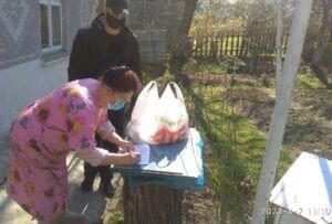 Для жителів Долинської ОТГ мережа продуктових магазинів «АТБ» передала 89 продуктових наборів