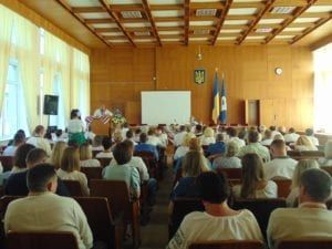 Вітає святочну громаду міський голова Володимир Гаразд