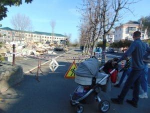 На фото- завершення робіт з демонтажу стіни