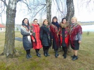  Народний аматорський лемківський ансамбль «Відгомін Бескидів» Центру культури і дозвілля ( керівник Галина Курус )